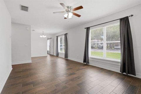 Condo in Sanford, Florida, 2 bedrooms  № 2148789 - photo 10
