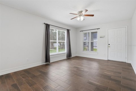 Condo in Sanford, Florida, 2 bedrooms  № 2148789 - photo 8