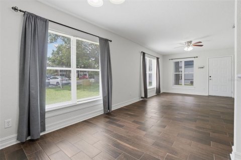 Condo in Sanford, Florida, 2 bedrooms  № 2148789 - photo 9