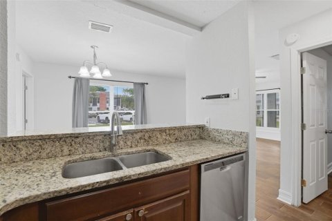 Condo in Sanford, Florida, 2 bedrooms  № 2148789 - photo 17