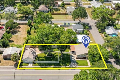 House in New Port Richey, Florida 2 bedrooms, 92.53 sq.m. № 2325028 - photo 3