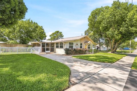 House in New Port Richey, Florida 2 bedrooms, 92.53 sq.m. № 2325028 - photo 6