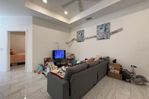House in Orlando, Florida 3 bedrooms, 132.76 sq.m. № 2232878 - photo 6