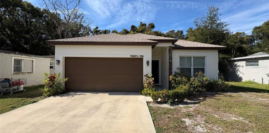 House in Orlando, Florida 3 bedrooms, 132.76 sq.m. № 2232878