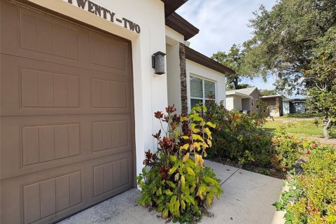 House in Orlando, Florida 3 bedrooms, 132.76 sq.m. № 2232878 - photo 2