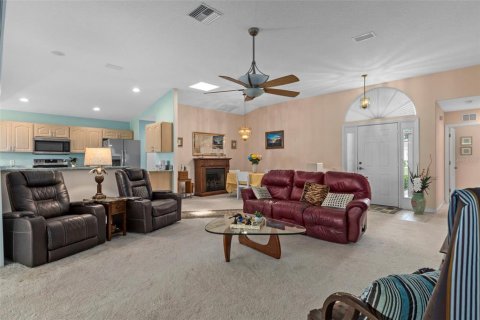 House in Inverness, Florida 2 bedrooms, 166.3 sq.m. № 2216578 - photo 4