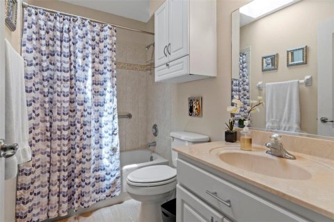 House in Inverness, Florida 2 bedrooms, 166.3 sq.m. № 2216578 - photo 15