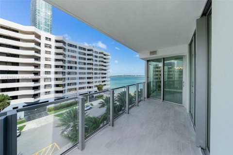 Condo in Miami, Florida, 2 bedrooms  № 1888963 - photo 11