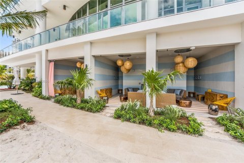 Condo in Miami, Florida, 2 bedrooms  № 1888963 - photo 24