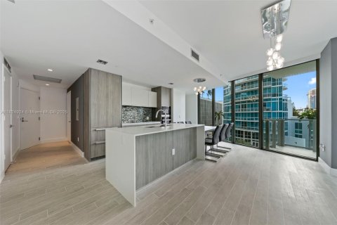 Condo in Miami, Florida, 2 bedrooms  № 1888963 - photo 2