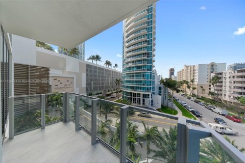 Condo in Miami, Florida, 2 bedrooms  № 1888963 - photo 16