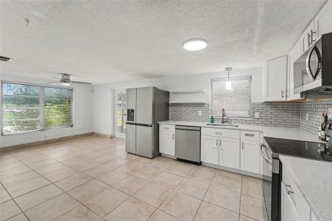 Casa en venta en Port Richey, Florida, 3 dormitorios, 121.52 m2 № 2411573 - foto 11