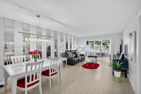 Condominio en Margate, Florida, 1 dormitorio  № 2016120