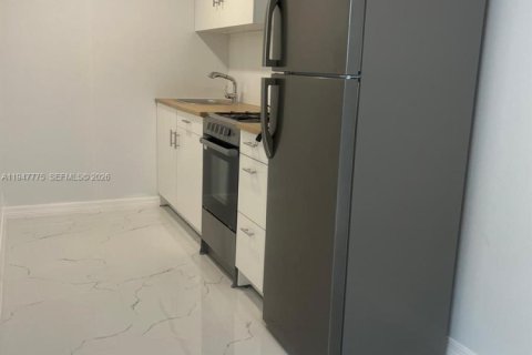 Снять в аренду квартиру в Майами, Флорида 1 спальня, 99.03м2, № 2003815 - фото 3