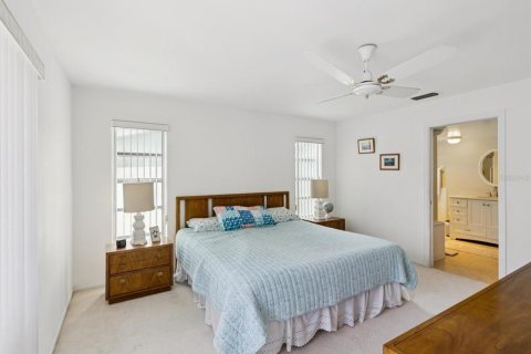 House in Largo, Florida 3 bedrooms, 138.89 sq.m. № 1853362 - photo 5