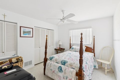 House in Largo, Florida 3 bedrooms, 138.89 sq.m. № 1853362 - photo 10