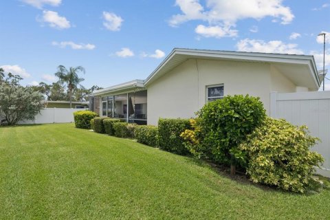 House in Largo, Florida 3 bedrooms, 138.89 sq.m. № 1853362 - photo 23