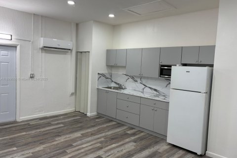 Commercial property in Homestead, Florida 1 bedroom, 193.98 sq.m. № 1950885 - photo 10