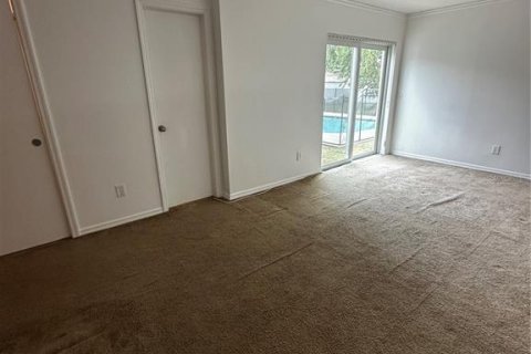 Casa en alquiler en Tampa, Florida, 4 dormitorios, 136.19 m2 № 1915165 - foto 27