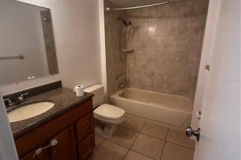 Casa en alquiler en Tampa, Florida, 4 dormitorios, 136.19 m2 № 1915165 - foto 14