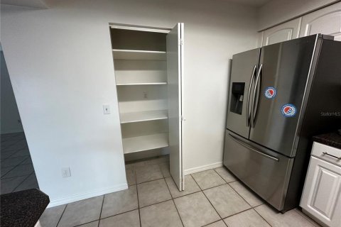 Casa en alquiler en Tampa, Florida, 4 dormitorios, 136.19 m2 № 1915165 - foto 10
