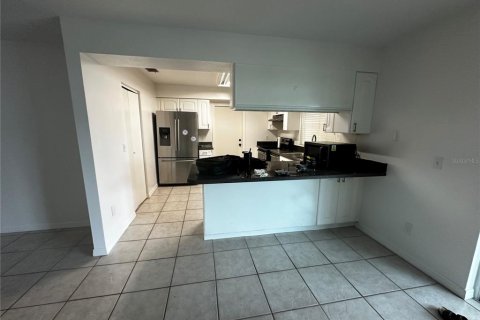 Casa en alquiler en Tampa, Florida, 4 dormitorios, 136.19 m2 № 1915165 - foto 9