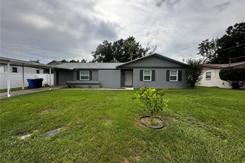 Casa en alquiler en Tampa, Florida, 4 dormitorios, 136.19 m2 № 1915165 - foto 5