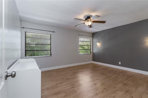 Casa en venta en Davie, Florida, 4 dormitorios, 181.9 m2 № 1840795 - foto 20