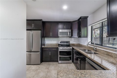 Casa en venta en Davie, Florida, 4 dormitorios, 181.9 m2 № 1840795 - foto 16