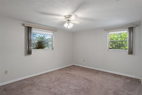 House in Port Richey, Florida 2 bedrooms, 94.48 sq.m. № 1883318 - photo 15