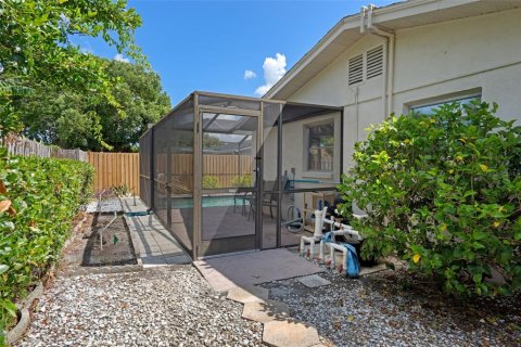 House in Port Richey, Florida 2 bedrooms, 94.48 sq.m. № 1883318 - photo 23