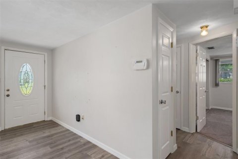 House in Port Richey, Florida 2 bedrooms, 94.48 sq.m. № 1883318 - photo 6