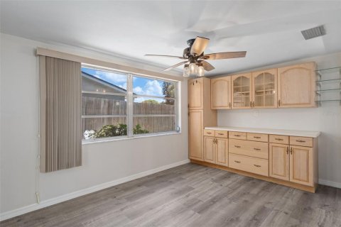 House in Port Richey, Florida 2 bedrooms, 94.48 sq.m. № 1883318 - photo 12