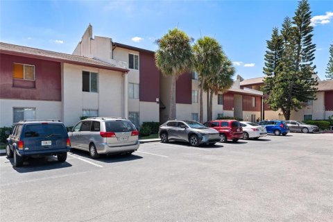 Condo in Tampa, Florida, 1 bedroom № 2205099 - photo 15