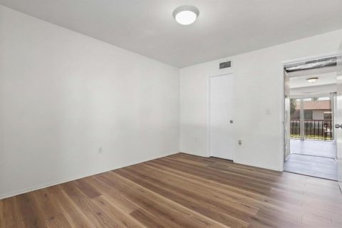 Condo in Tampa, Florida, 1 bedroom № 2205099 - photo 8