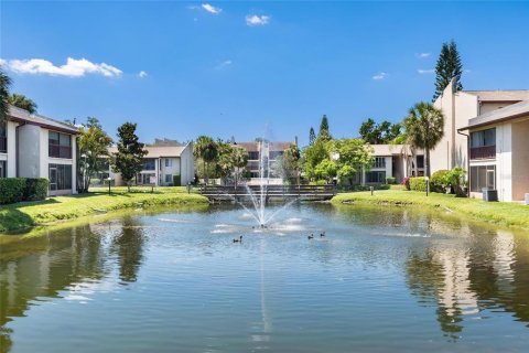 Condo in Tampa, Florida, 1 bedroom № 2205099