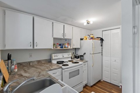 Condo in Tampa, Florida, 1 bedroom № 2205099 - photo 6