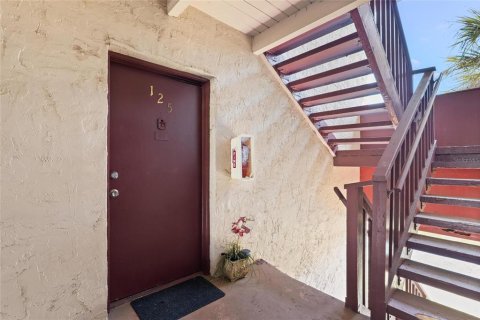 Condo in Tampa, Florida, 1 bedroom № 2205099 - photo 2