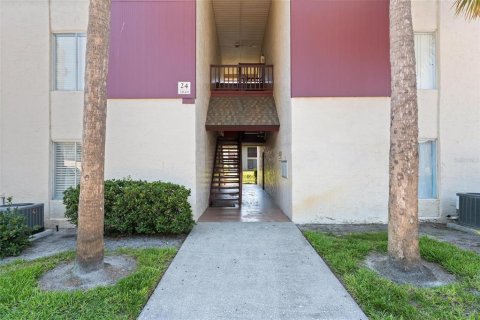 Condo in Tampa, Florida, 1 bedroom № 2205099 - photo 14
