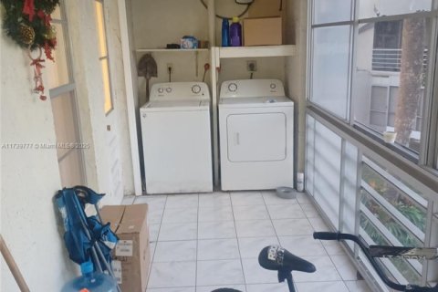 Copropriété à vendre à Davie, Floride: 2 chambres, 92.9 m2 № 1488141 - photo 18