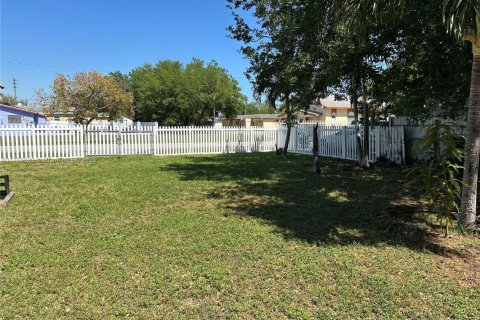 Villa ou maison à vendre à Miami, Floride: 3 chambres, 130.99 m2 № 1698135 - photo 4