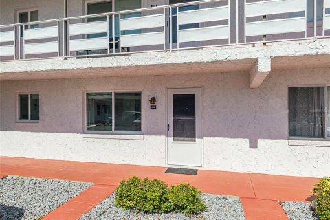Copropriété à louer à Winter Haven, Floride: 2 chambres, 76.74 m2 № 2167491 - photo 2