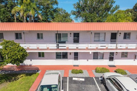 Condo à Winter Haven, Floride, 2 chambres  № 2167491