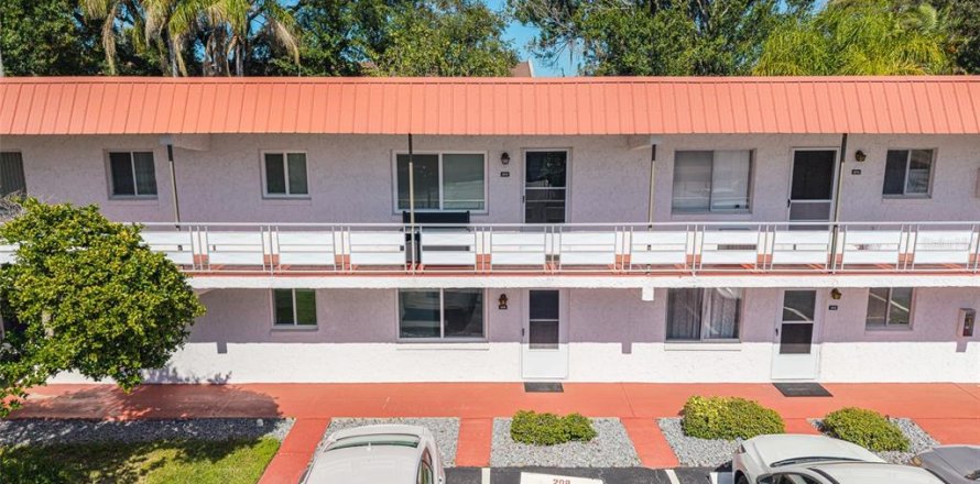 Condo à Winter Haven, Floride, 2 chambres  № 2167491