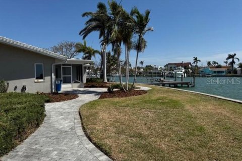 Casa en alquiler en Treasure Island, Florida, 3 dormitorios, 167.13 m2 № 1718882 - foto 19