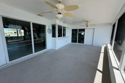 Casa en alquiler en Treasure Island, Florida, 3 dormitorios, 167.13 m2 № 1718882 - foto 14