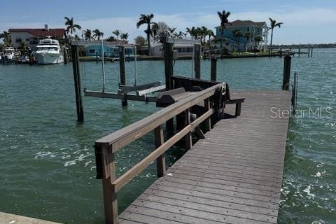 Casa en alquiler en Treasure Island, Florida, 3 dormitorios, 167.13 m2 № 1718882 - foto 17