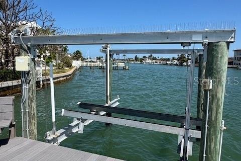 Casa en alquiler en Treasure Island, Florida, 3 dormitorios, 167.13 m2 № 1718882 - foto 16