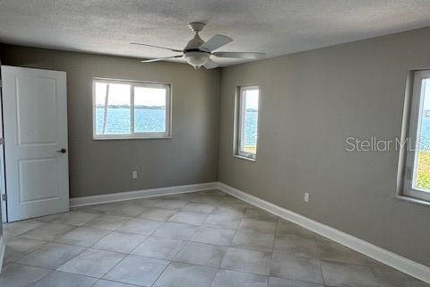 Casa en alquiler en Treasure Island, Florida, 3 dormitorios, 167.13 m2 № 1718882 - foto 10