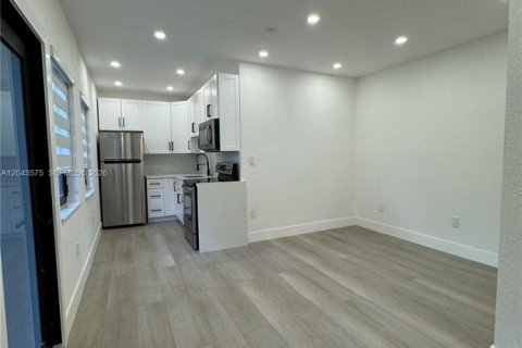 Appartement à louer à Miami, Floride: 1 chambre, 51.1 m2 № 2177782 - photo 2